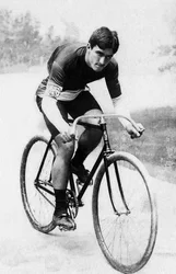 Portrét Edmonda Jacquelina (1875-1928), francouzského cyklisty přezdívaného „Piou-Piou (Piou Piou)“.