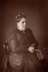 ""Annie French Hector (1825-1902), která psala pod jménem "paní Alexandrová". Menší anglický romanopisec (woodburytype)