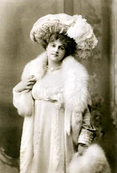 Marie Studholme 1875-1930, anglická herečka, 1900.