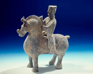 Čínské umění: soška jezdce (206 př. nl-220 n. l.), období Han. Pařížské muzeum Cernuschi