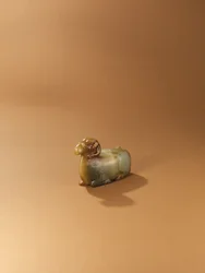 Vodní hrnec ve tvaru berana (celadonský nefrit)