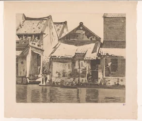 Domy podél řeky v Batavia se ženou, která pere prádlo Domy na kali. Vlevo průchod mezi domy, kde stojí dorůstající žena, Batavia (původní název)