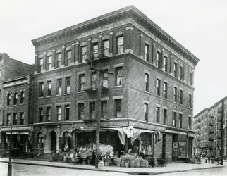 767 East 152nd Street, 7. prosince 1915