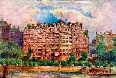 Hotel Savoy při pohledu od řeky Temže, Londýn, 1905.