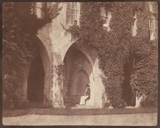 Reverend Calvert Jones v křížové chodbě opatství Lacock