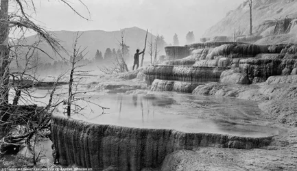 Yellowstonský národní park Mammoth Hot Springs, kolem roku 1872