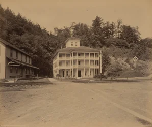 Jezero Owasco, dům Ensenore Glen,c. 1895 (foto)