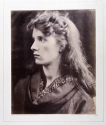 Paní Keene jako lady Clara Vere de Vere z básně Alfreda Lorda Tennysona