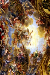 Malba klenby královské kaple, autor Antoine Coypel (1661-1722). Nese název „Věčný otec ve své slávě přináší světu zaslíbení vykoupení“. Královská kaple byla zahájena Julesem Hardouinem Mansartem (1646-1708) v roce 1699 a dokončena