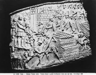 Císař Trajan dostává poslušnost od dvou barbarů (sádra)