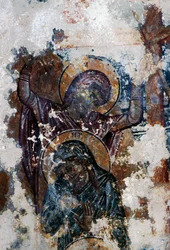 Svatí, poškozená freska v byzantském kostele Agios Constantinos a Agia Eleni, Voukolies, Kréta, Řecko (foto)